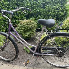 Lila Damesfiets an iLost gemeldet