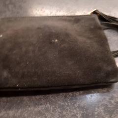 Bolsa, segundo informou Rotterdam The Hague Airport usando iLost