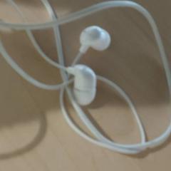 Elektronica - oortjes, zoals gemeld door Regio Antwerpen - Brussel met iLost