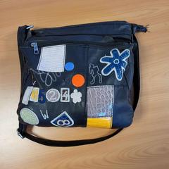 핸드백 Zwart, iLost를 사용하여 Connexxion Noord Holland Noord Alkmaar에 보고됨