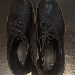 Scarpa & Scarpe da uomo Zwart, come riportato da Van der Valk Hotel Amsterdam-Amstel utilizzando iLost