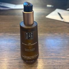 زيت الجسم، كما تم الإبلاغ عنه بواسطة WestCord Hotel Eindhoven عبر iLost