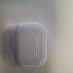 Airpod Blanche, come riportato da ilévia utilizzando iLost