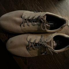 Obuv, jak nahlášeno WestCord Hotel Eindhoven pomocí iLost