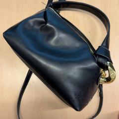 여성용 가방, iLost를 사용하여 RET에 보고됨