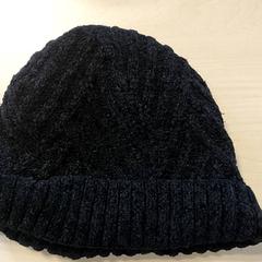 Clothing - Muts zwart, as reported by Regio Oost-Vlaanderen using iLost