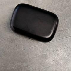 Caja de audífonos Zwart, ha sido reportado por Arriva Friesland / Groningen con iLost