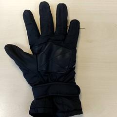 Kleding  - Handschoen zwart, ha sido reportado por Centraal magazijn con iLost