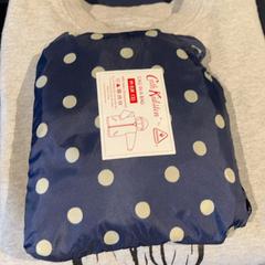 Blúzka & Vybavenie do dažďa, ako bolo nahlásené Inntel Hotels Amsterdam Landmark pomocou iLost