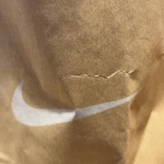 Purchase nike nik, come riportato da Designer Outlet Roermond utilizzando iLost