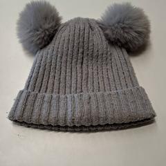 Casquette Gris, como reportado por IKEA Paris - Plaisir utilizando o iLost