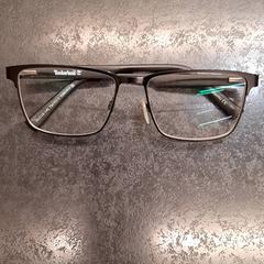 돋보기 안경, iLost를 사용하여 Rotterdam The Hague Airport에 보고됨