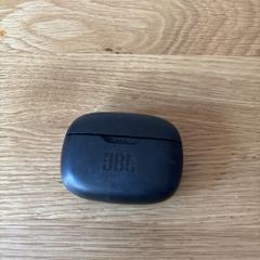 Jbl in ear oortjes / koptelefoon, as reported to iLost