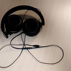 Elektronika - Koptelefoon, ako bolo nahlásené Regio Oost-Vlaanderen pomocou iLost