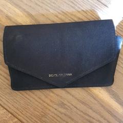 Eguzkitako betaurrekoen zorroa Zwart, gisa salatu by DierenPark Amersfoort iLost erabiliz