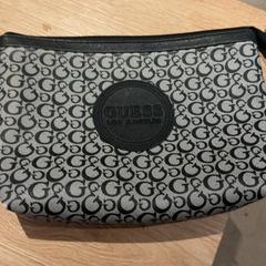 ペンケース がiLostで Van der Valk Hotel Eindhoven - Best によって報告されました