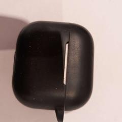 Funda airpods blanc, segons ha informat TCL mitjançant iLost