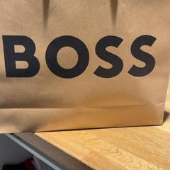 Purchase boss boss, iLost를 사용하여 Designer Outlet Roermond에 보고됨