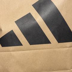 İLost kullanarak Designer Outlet Roermond tarafından bildirildiği gibi Purchase adidas adi
