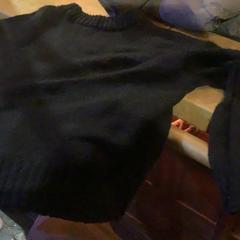 Svetr Zwart, jak nahlášeno Café Leentje pomocí iLost