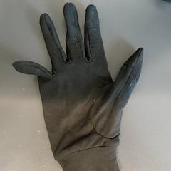 衣類 - Handschoen がiLostで Centraal magazijn によって報告されました
