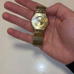 Náramkové hodinky Goud, ako bolo nahlásené Koninklijk Theater Carré pomocou iLost