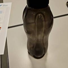 Bottiglia d'acqua, come riportato da Vrije Universiteit Amsterdam utilizzando iLost