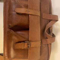 Bossa & Funda per a portàtil, segons ha informat Pathé Schiedam mitjançant iLost