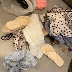 Kleidung, gemeldet von MEININGER Hotel Marseille Centre la Joliette über iLost