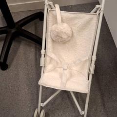 Bútor, amint azt IKEA Villiers-sur-Marne az iLost segítségével jelentette.