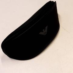 Szemüvegtok, amint azt Qbuzz ZHN az iLost segítségével jelentette.