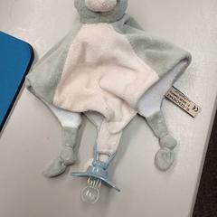 Smoczek Met zeehond, zgłoszono przez Burgers' Zoo przy użyciu iLost