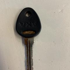 Chave, como reportado por Supersized Kingsday utilizando o iLost