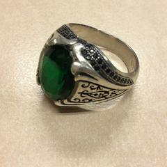 Anel, como reportado por Haaglanden Medisch Centrum utilizando o iLost