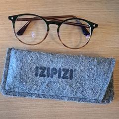 Betaurrekoak Bruin zwart met grijs hoesje, gisa salatu by Keukenhof iLost erabiliz