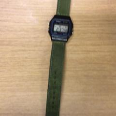 Ikusi casio met groen bandje, gisa salatu by Canisius-Wilhelmina Ziekenhuis iLost erabiliz