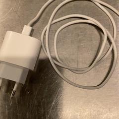 Caricabatterie, come riportato da MEININGER Hotel Leipzig Hauptbahnhof utilizzando iLost