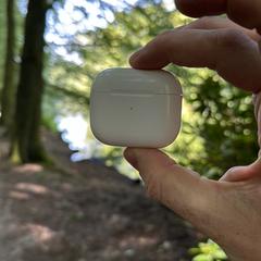 Apple Airpods doosje がiLostに報告されました