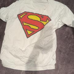 Maglietta, come riportato da Van der Valk Hotel Haarlem utilizzando iLost