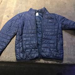 Jas Donker blauw., como reportado por De Heeren van Aemstel utilizando o iLost