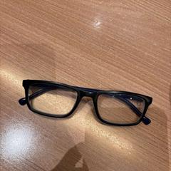 Szemüveg Zwart, amint azt Van der Valk Hotel Deventer az iLost segítségével jelentette.