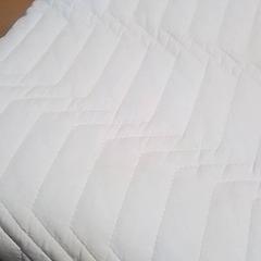 Almofada, segundo informou Beekse Bergen Resorts en Hotel usando iLost