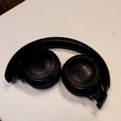 Fejhallgató, amint azt Qbuzz ZHN az iLost segítségével jelentette.