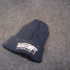 قبعة صغيرة، كما تم الإبلاغ عنه بواسطة SnowWorld Landgraaf عبر iLost