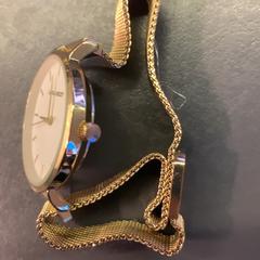 Reloxo de pulso, segundo informou Eindhoven Airport usando iLost