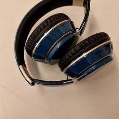 Headphones, as reported by HvA Amstelcampus using iLost