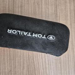 Glasses case with glasses Zwart, as reported by Connexxion Noord Holland Noord Alkmaar using iLost