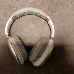 Elektronikk - Hoofdtelefoon, som rapportert av Regio Oost-Vlaanderen ved bruk av iLost