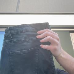 Jeans Zwart, as reported by Regio Limburg - Leuven using iLost