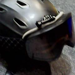 Casque, a été signalé par SnowWorld Landgraaf utilisant iLost